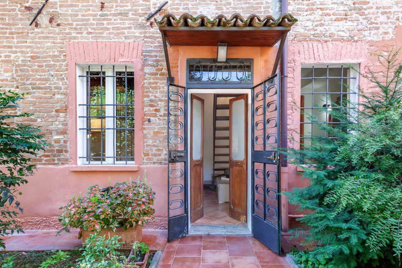 Duplex Apartment In Pieno Centro Ферара Екстериор снимка